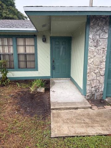 203 Canterbury Drive W, Riviera Beach, FL 33407