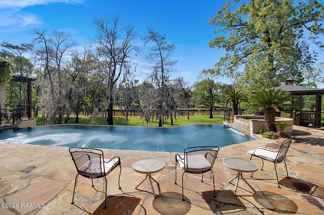 207 Farmington Drive, Lafayette, LA 70503