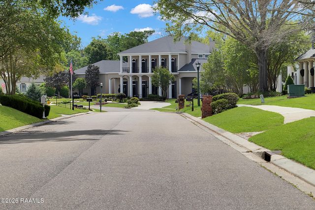 207 Farmington Drive, Lafayette, LA 70503