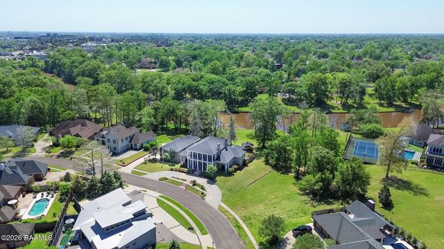 207 Farmington Drive, Lafayette, LA 70503