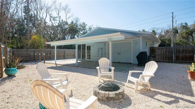 10598 W Halls River Road, Homosassa, FL 34448