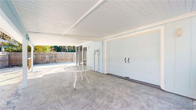 10598 W Halls River Road, Homosassa, FL 34448