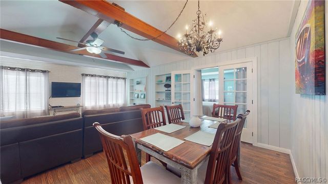 10598 W Halls River Road, Homosassa, FL 34448