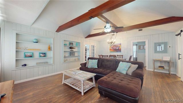 10598 W Halls River Road, Homosassa, FL 34448
