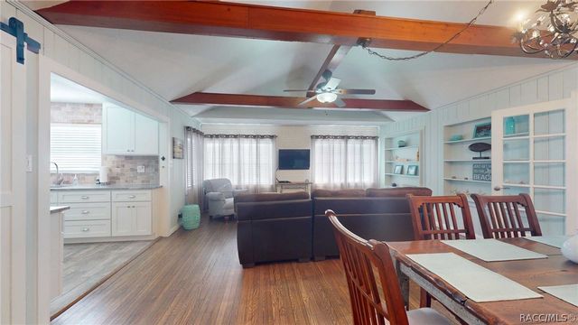 10598 W Halls River Road, Homosassa, FL 34448
