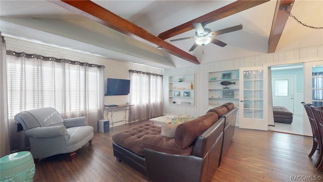 10598 W Halls River Road, Homosassa, FL 34448