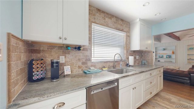 10598 W Halls River Road, Homosassa, FL 34448