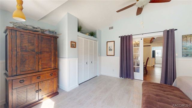 10598 W Halls River Road, Homosassa, FL 34448