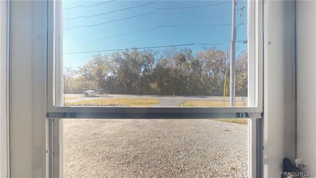 10598 W Halls River Road, Homosassa, FL 34448