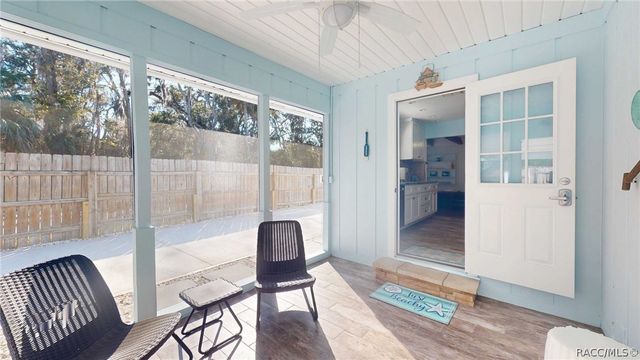 10598 W Halls River Road, Homosassa, FL 34448