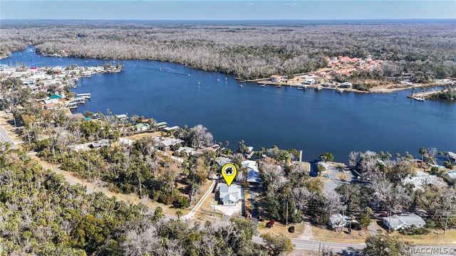 10598 W Halls River Road, Homosassa, FL 34448