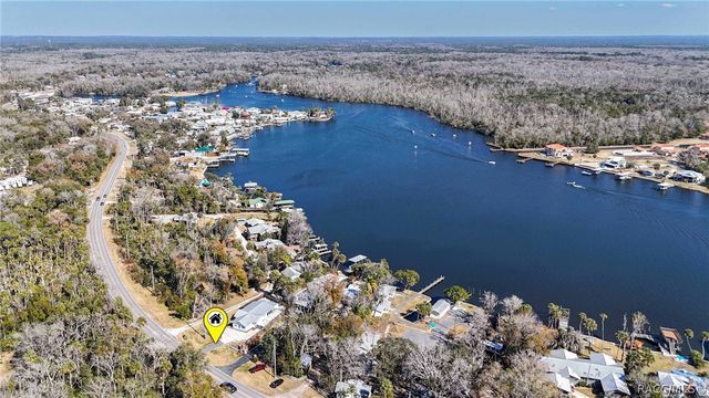 10598 W Halls River Road, Homosassa, FL 34448