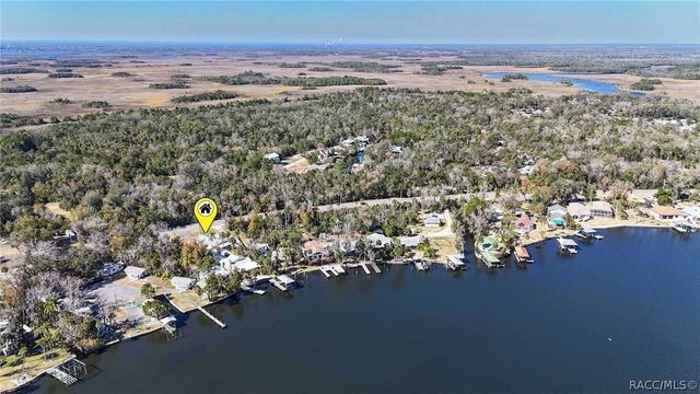 10598 W Halls River Road, Homosassa, FL 34448