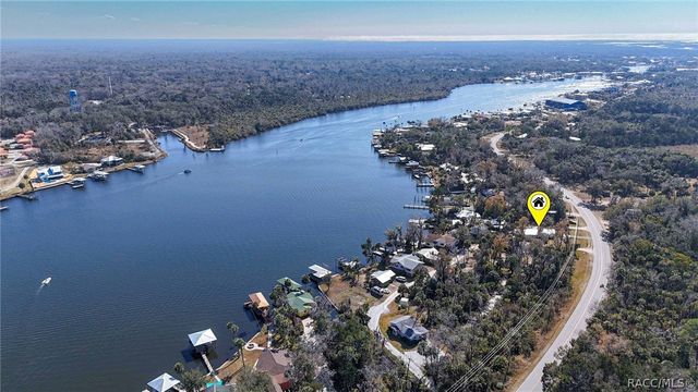 10598 W Halls River Road, Homosassa, FL 34448