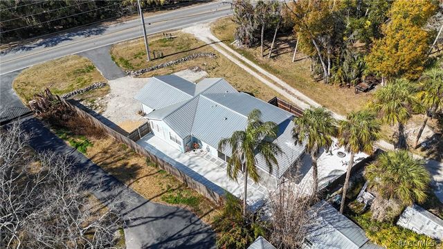 10598 W Halls River Road, Homosassa, FL 34448