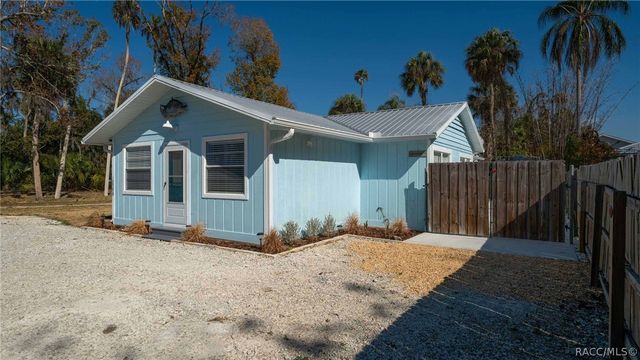 10598 W Halls River Road, Homosassa, FL 34448