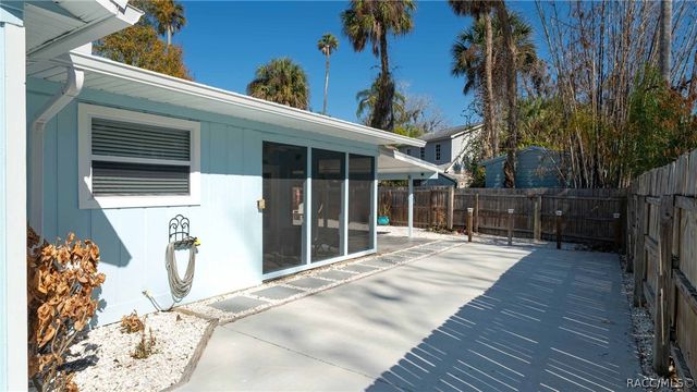 10598 W Halls River Road, Homosassa, FL 34448