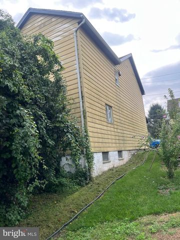 211 MAPLE AVE, Marysville, PA 17053
