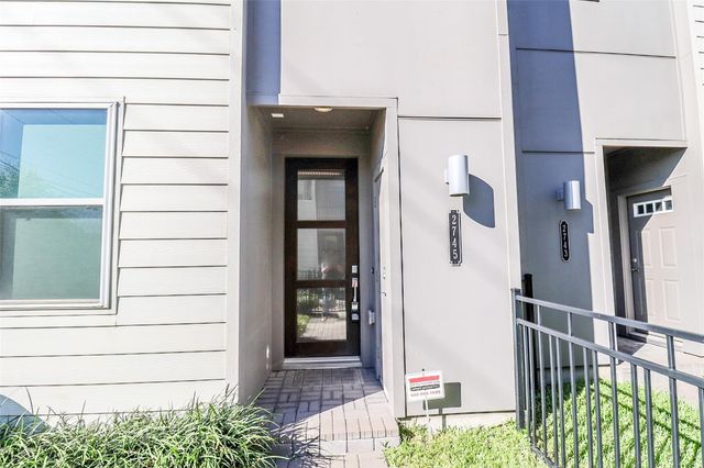 2745 Clinton Drive, Houston, TX 77020
