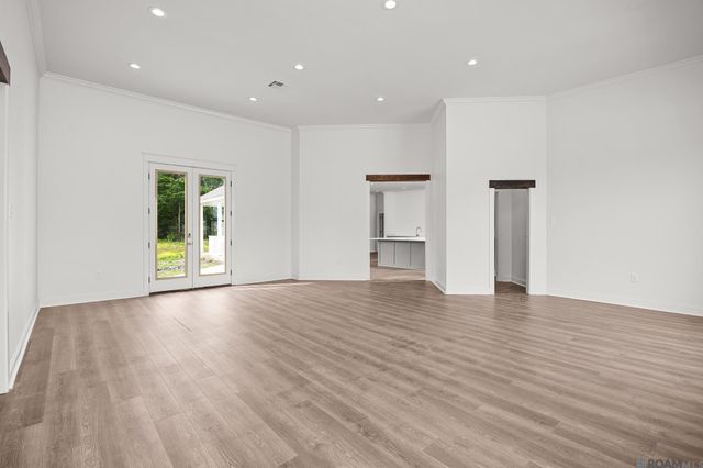 1033 W Worthey St, Gonzales, LA 70737