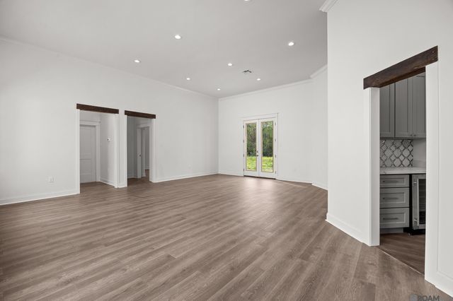 1033 W Worthey St, Gonzales, LA 70737