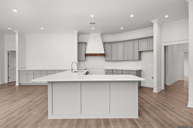 1033 W Worthey St, Gonzales, LA 70737