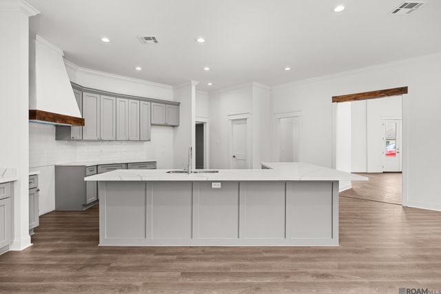 1033 W Worthey St, Gonzales, LA 70737