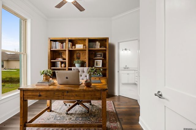 1033 W Worthey St, Gonzales, LA 70737