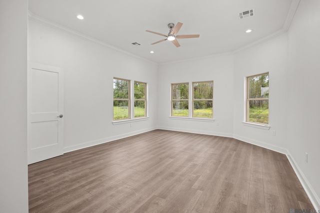 1033 W Worthey St, Gonzales, LA 70737