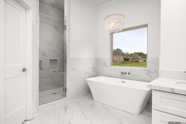 1033 W Worthey St, Gonzales, LA 70737