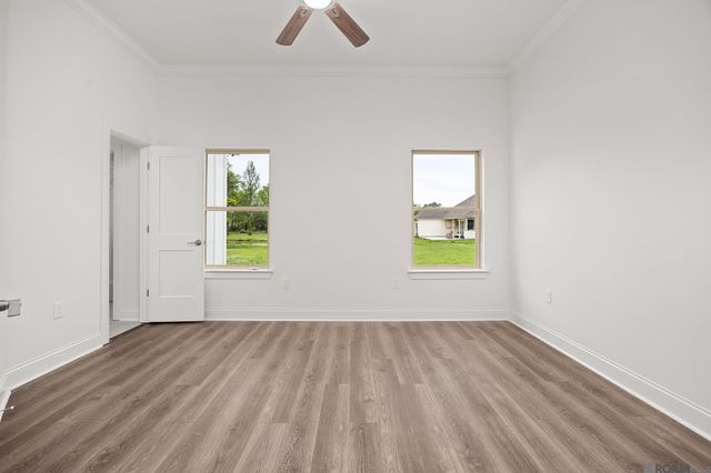 1033 W Worthey St, Gonzales, LA 70737