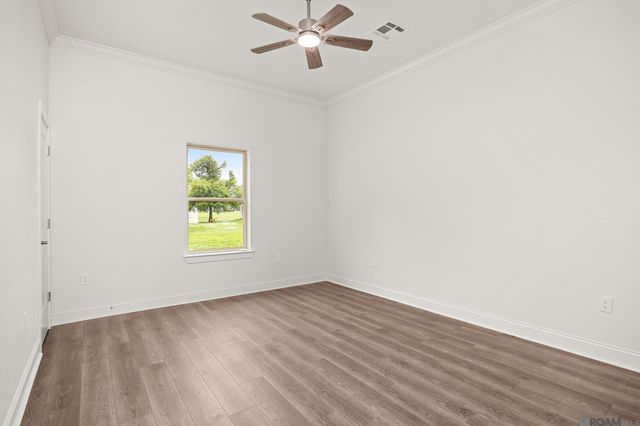 1033 W Worthey St, Gonzales, LA 70737