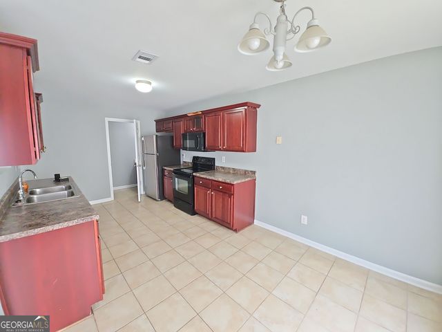 1124 McConaughy Court, Mcdonough, GA 30253