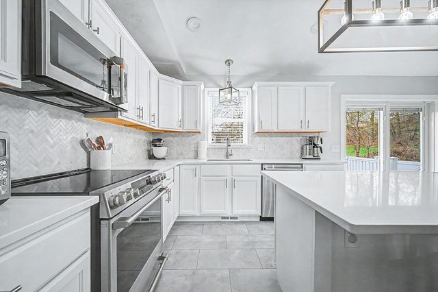 7 Cadman Street, Worcester, MA 01604