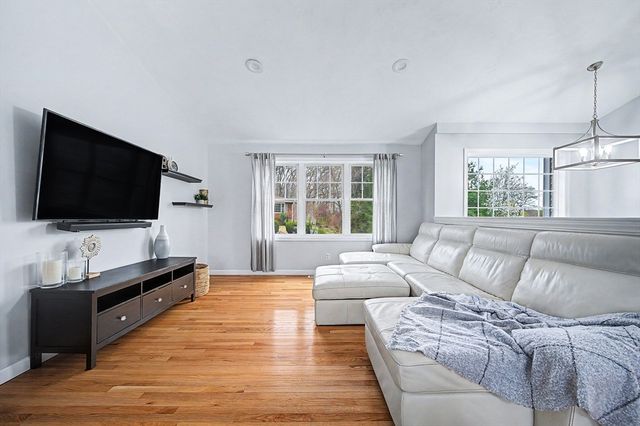 7 Cadman Street, Worcester, MA 01604