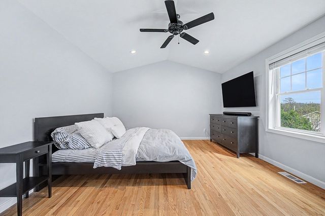 7 Cadman Street, Worcester, MA 01604