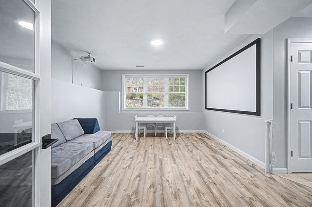 7 Cadman Street, Worcester, MA 01604