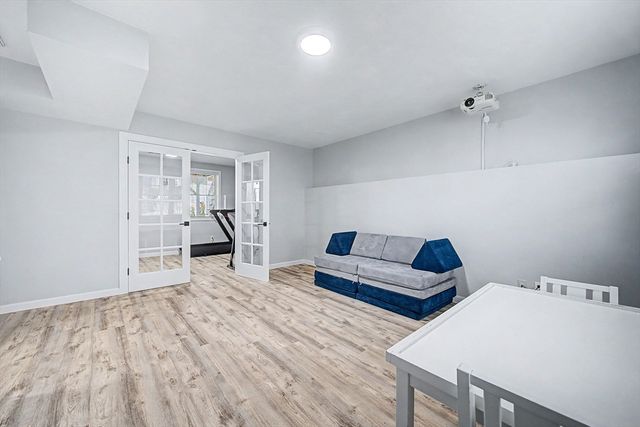 7 Cadman Street, Worcester, MA 01604
