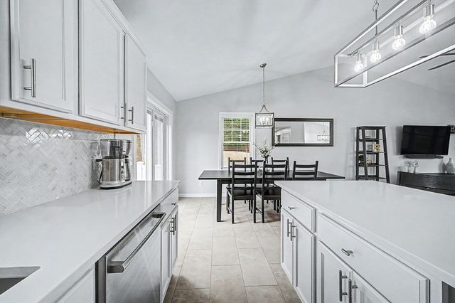 7 Cadman Street, Worcester, MA 01604