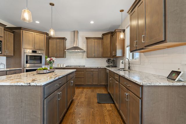 7869 Big Buck Trail, Frankfort, IL 60423