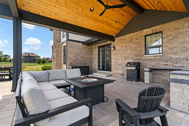 7869 Big Buck Trail, Frankfort, IL 60423