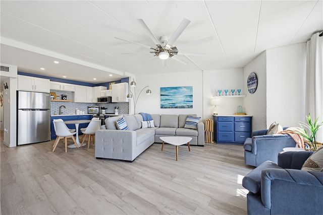 14401 Commodores Dr 211, Corpus Christi, TX 78418