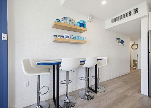 14401 Commodores Dr 211, Corpus Christi, TX 78418