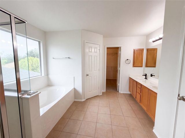 2002 Concan DR, Hutto, TX 78634