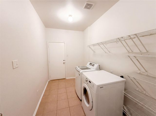 2002 Concan DR, Hutto, TX 78634