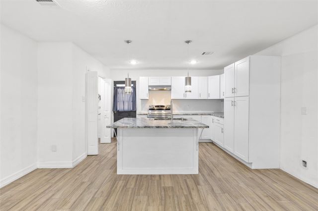 18462 Rolling Hills Drive, Porter, TX 77365