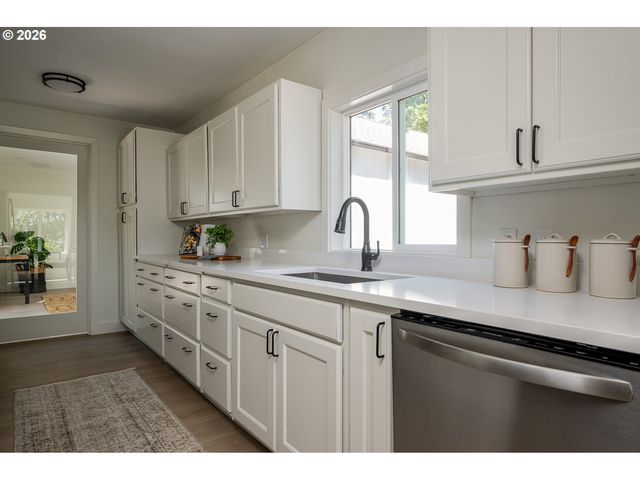 5812 Se WESTFORK St, Portland, OR 97206