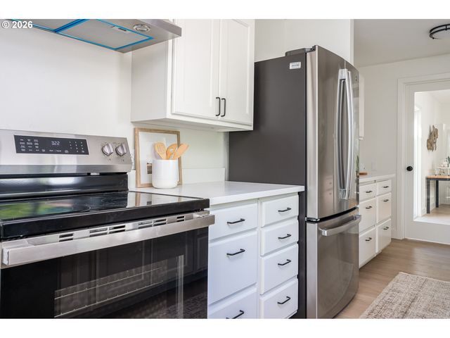 5812 Se WESTFORK St, Portland, OR 97206