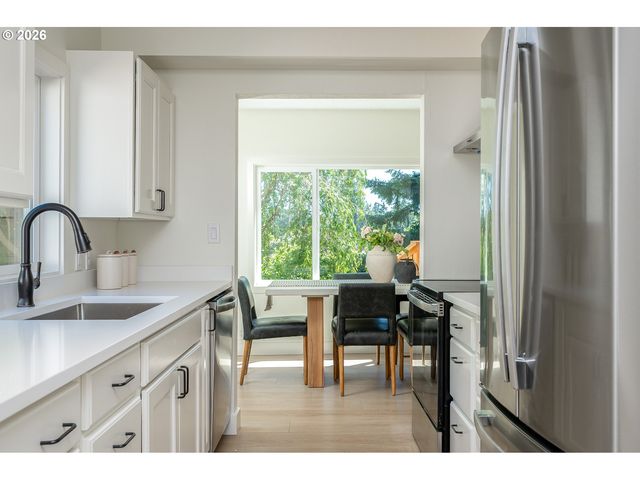 5812 Se WESTFORK St, Portland, OR 97206