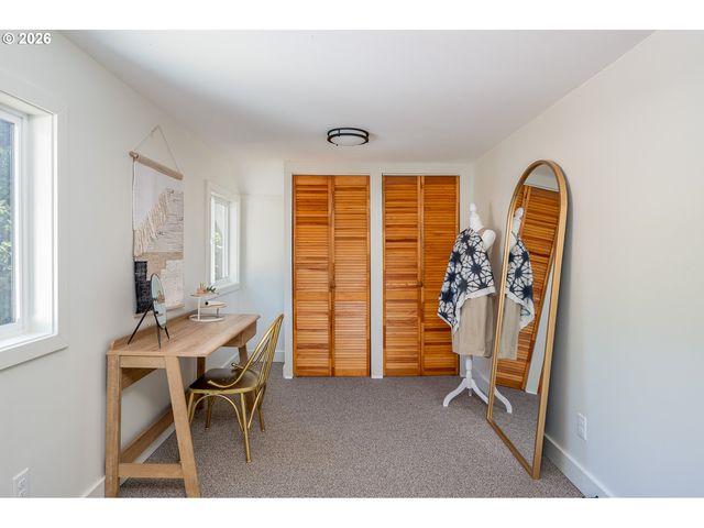 5812 Se WESTFORK St, Portland, OR 97206